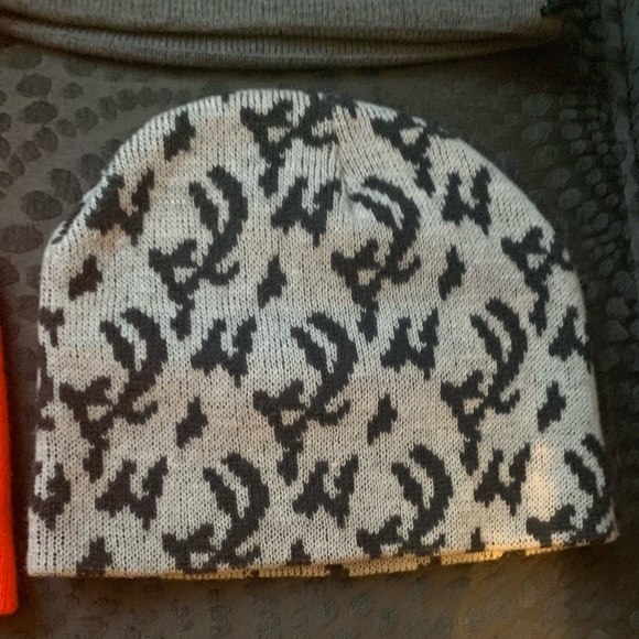 Winter Skull Caps, Four Caps Total, One Size Fits Most - Picture 5 of 9